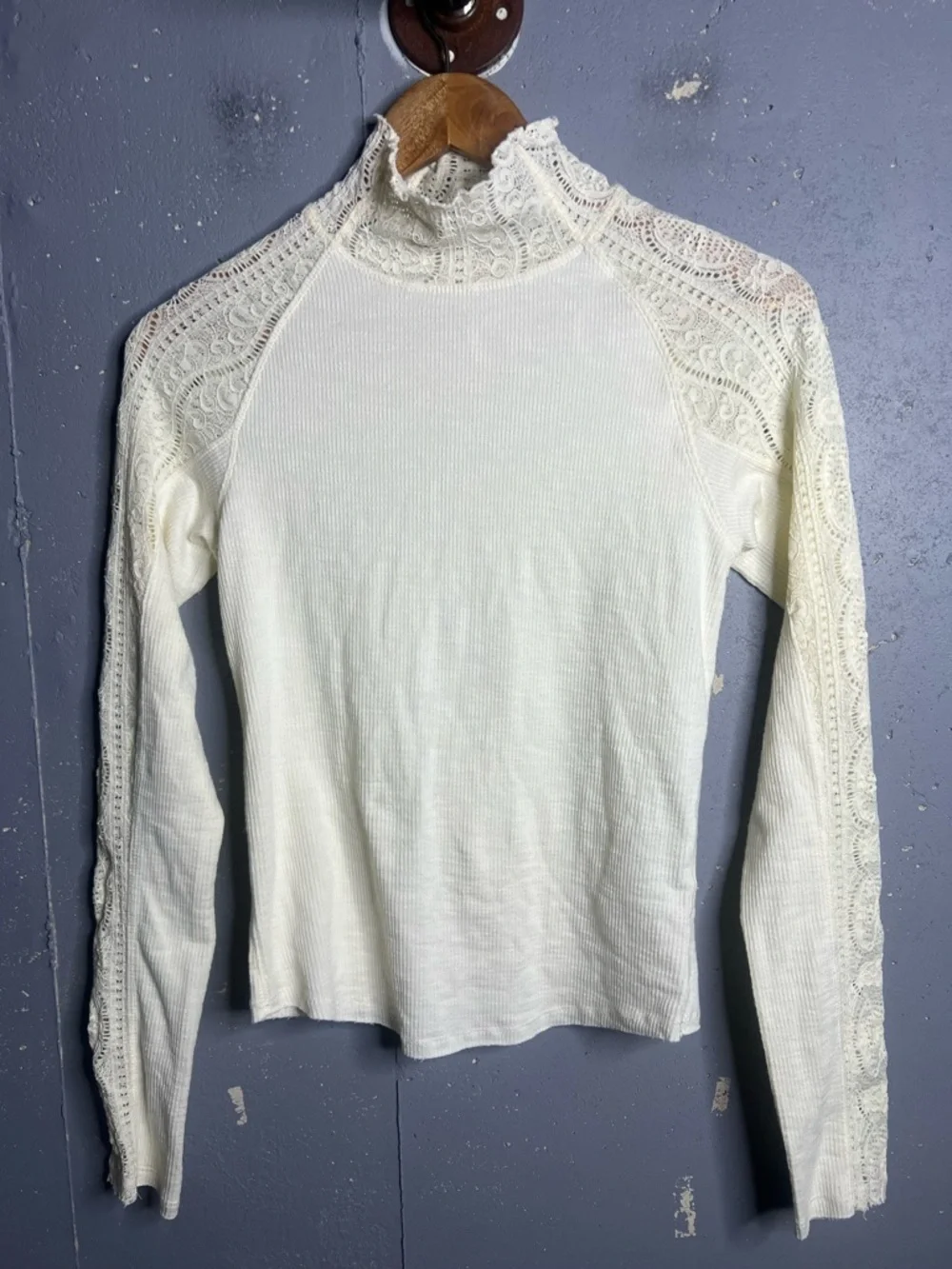 Free People Freddie Lace Rib Mock Neck Top .size Medium